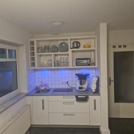 Souterrain-Wohnung Mit Kostenlosem Stellplatz Leipzig Bagian luar foto