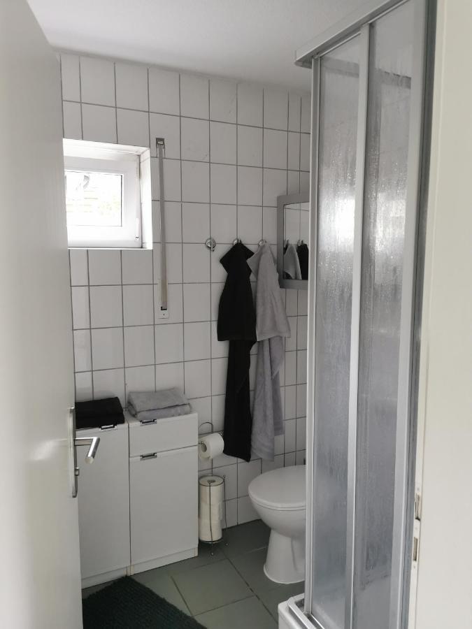 Souterrain-Wohnung Mit Kostenlosem Stellplatz Leipzig Bagian luar foto